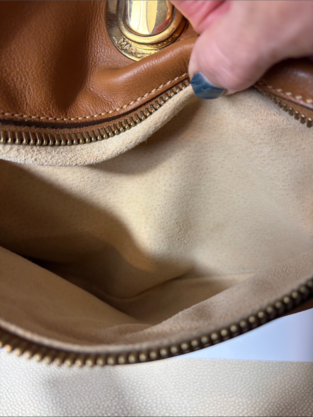 Vintage Marc Jacobs Nutmeg Large Leather Shoulder Hobo Bag with Gold Hardware - Picture 3 of 9